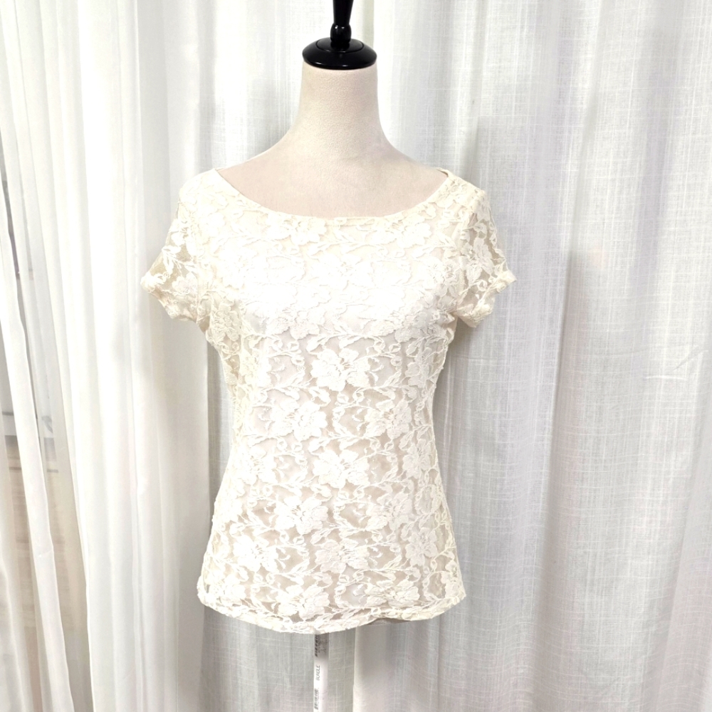 2/$30 Fever Cream Lace Womens‎ Blouse Size M Feminine Romantic